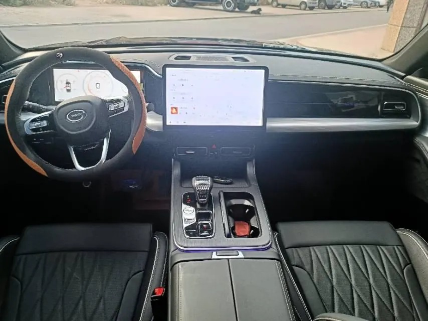 Trumpchi 2025 GS8 2.0TGDI Leading Series, Two-Wheel Drive Luxury Version, 5-Seater, Automatic Transmission 5
