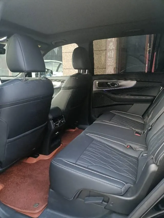 Trumpchi 2025 GS8 2.0TGDI Leading Series, Two-Wheel Drive Luxury Version, 5-Seater, Automatic Transmission 6