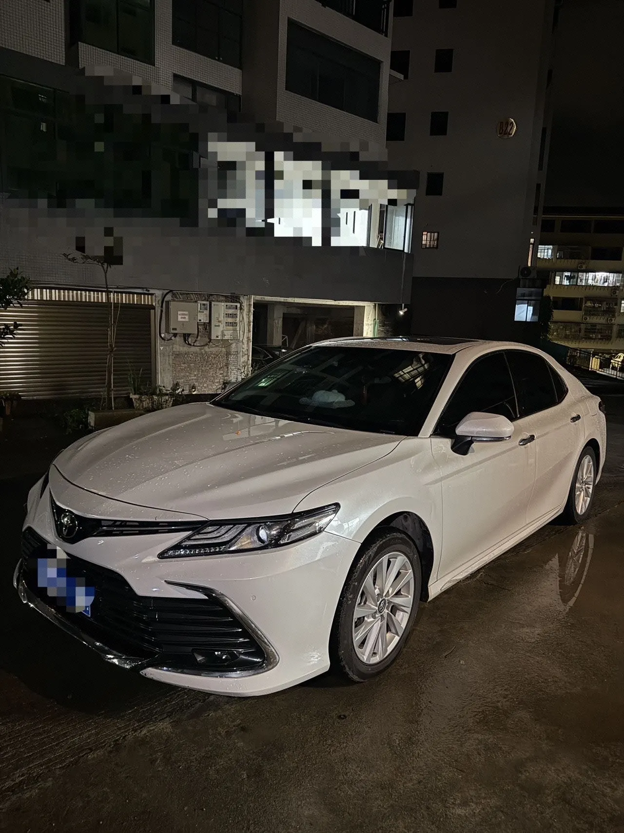 Open image lightbox: Toyota 2023 Camry 2.0G Stepless Deluxe Edition Automatic Gear