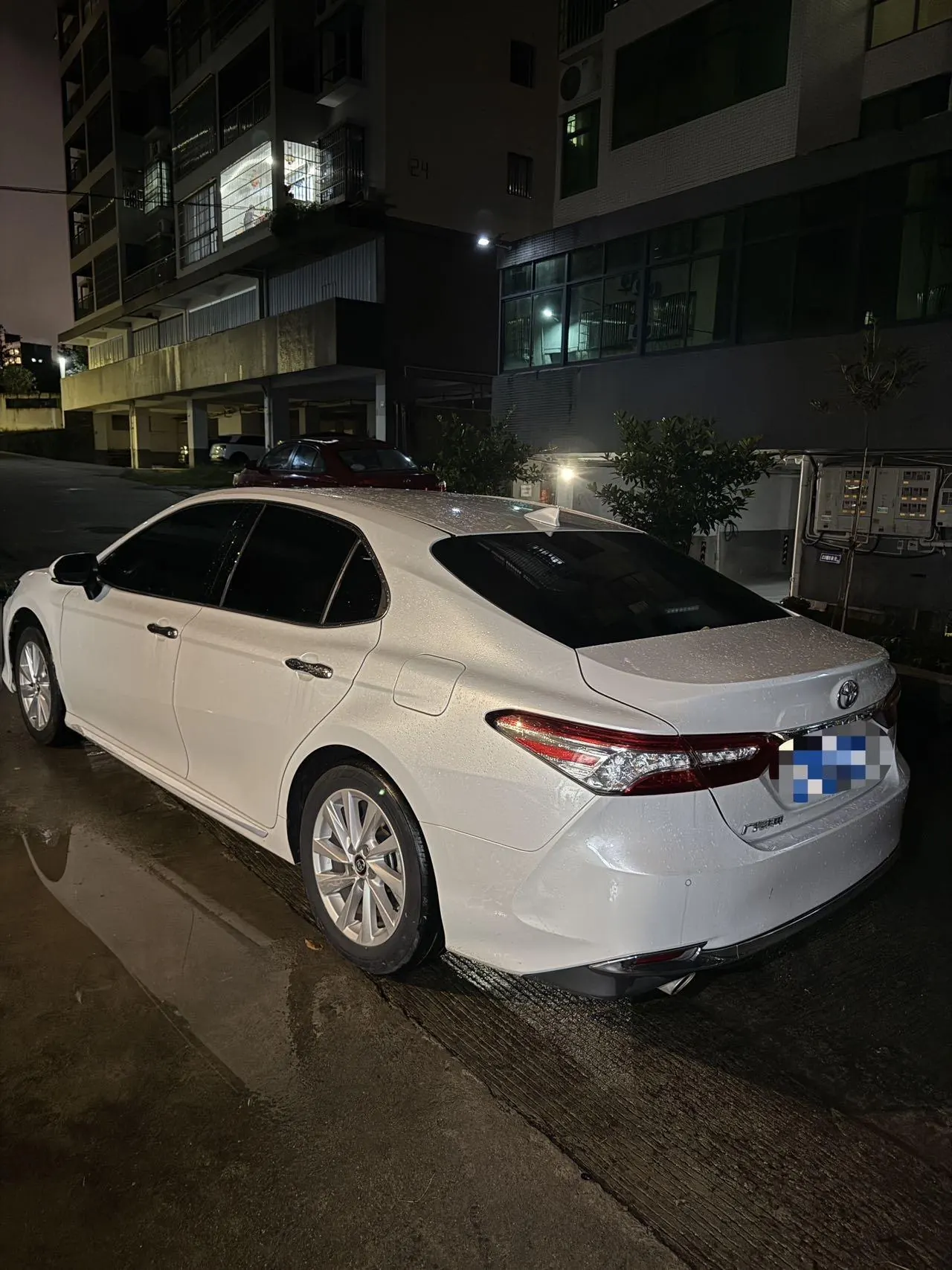 Toyota 2023 Camry 2.0G Stepless Deluxe Edition Automatic Gear 8