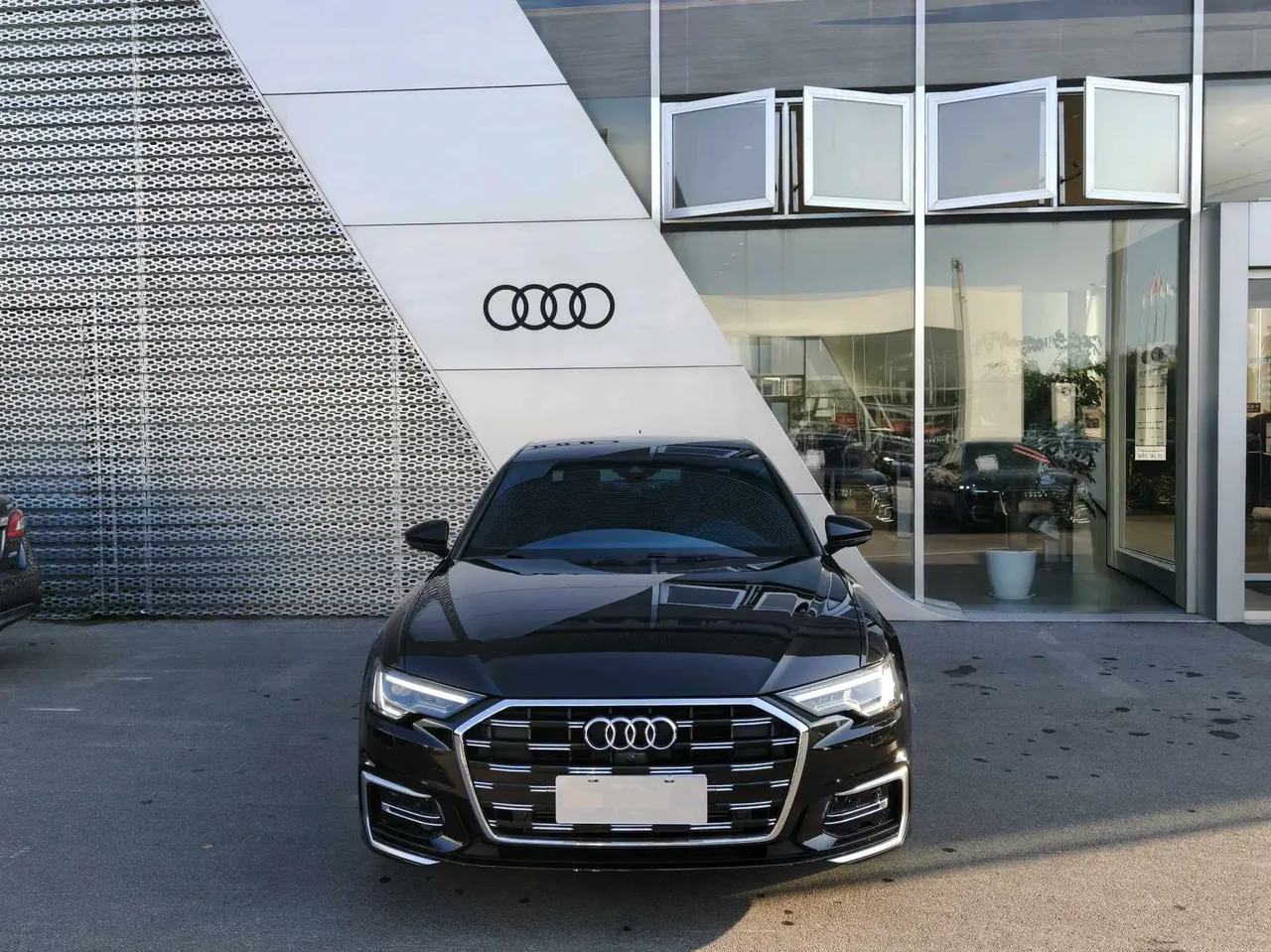 Audi 2025 A6L 2.0TFSI 45TFSI Selected Dynamic (Modified) Automatic Gear 2