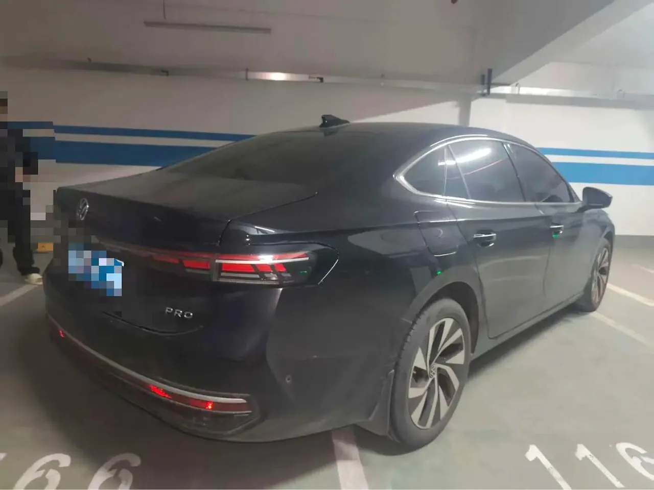 Volkswagen 2025 Passat Pro 2.0TSI 380TSI Longyun Edition Automatic Gear 4