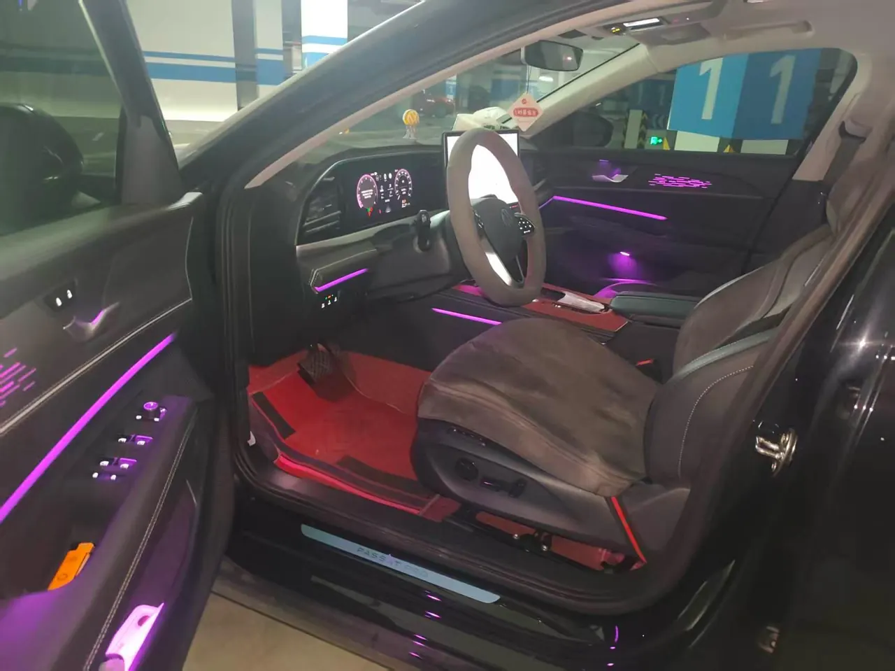 Volkswagen 2025 Passat Pro 2.0TSI 380TSI Longyun Edition Automatic Gear 8