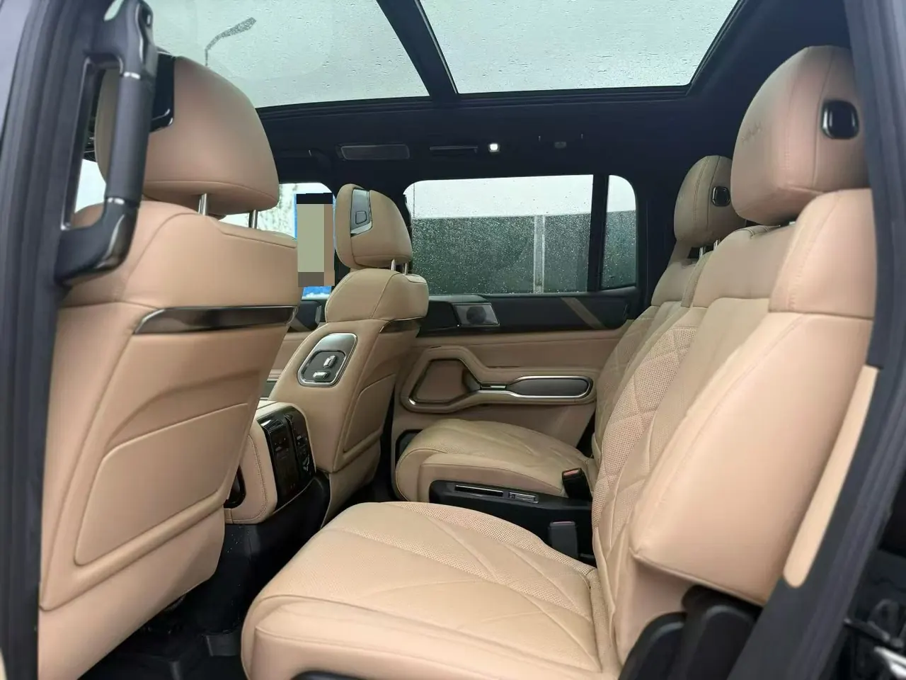 FangChengBao 2025 Leopard 8 2.0T Stepless Zhiyong Flagship Edition 6-seat Automatic Gear 8