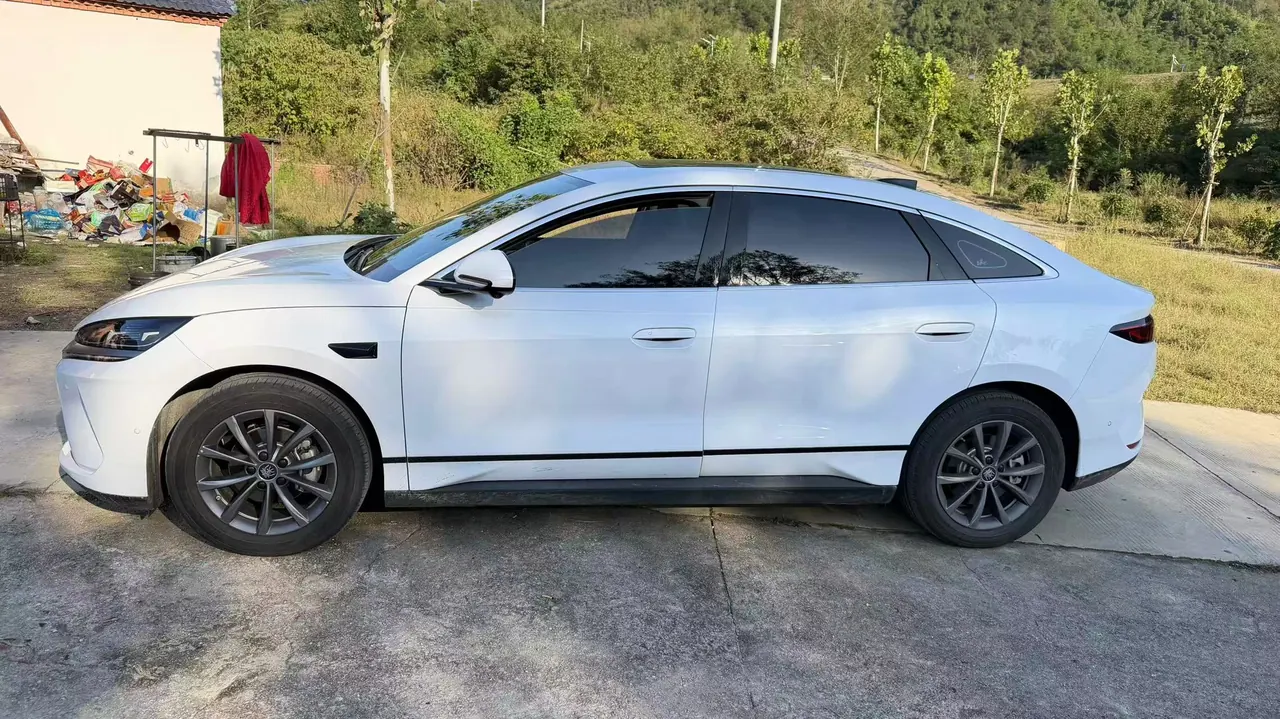 BYD 2025 Qin L EV 545KM Exceed automatic gear 3