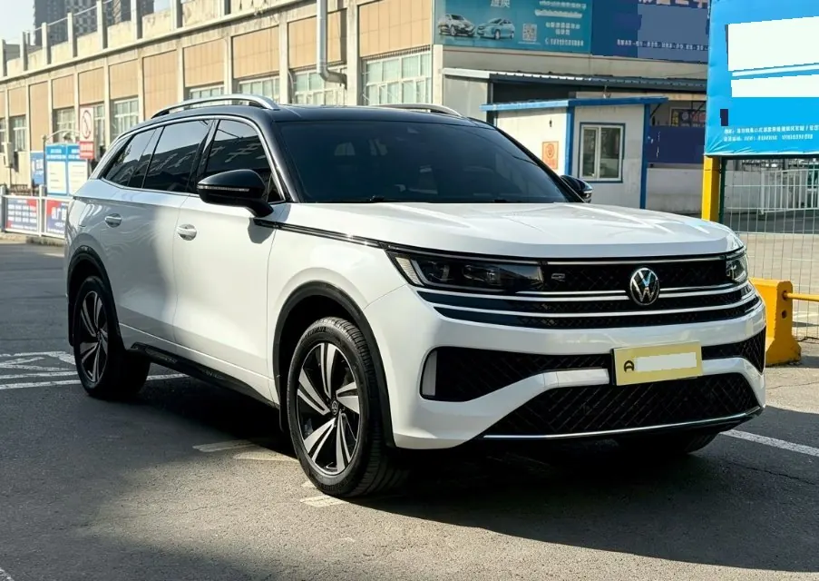 Volkswagen 2024 model tour R-Line 2.0TSI 380TSI four-wheel drive parade version automatic gear 2