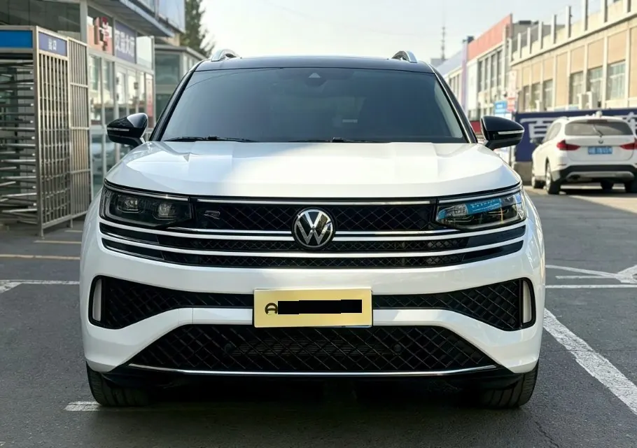 Volkswagen 2024 model tour R-Line 2.0TSI 380TSI four-wheel drive parade version automatic gear 3