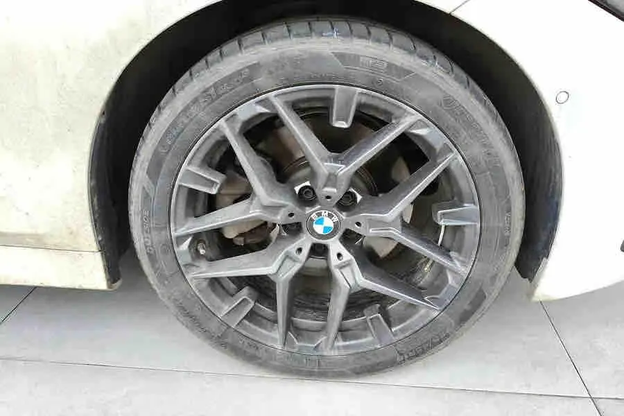 BMW 3 Series 2025 330Li 2.0T M Sports Obsidian Night Suit Automatic Gear 2