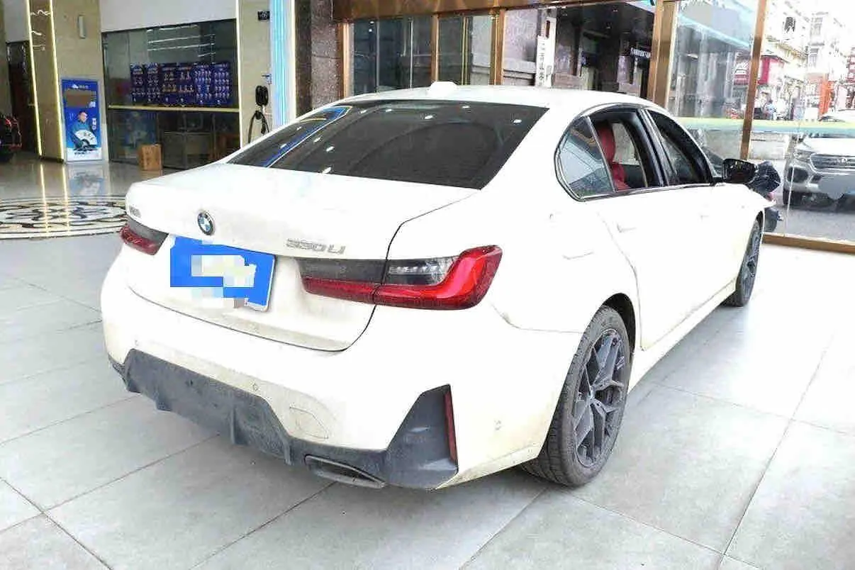 BMW 3 Series 2025 330Li 2.0T M Sports Obsidian Night Suit Automatic Gear 5