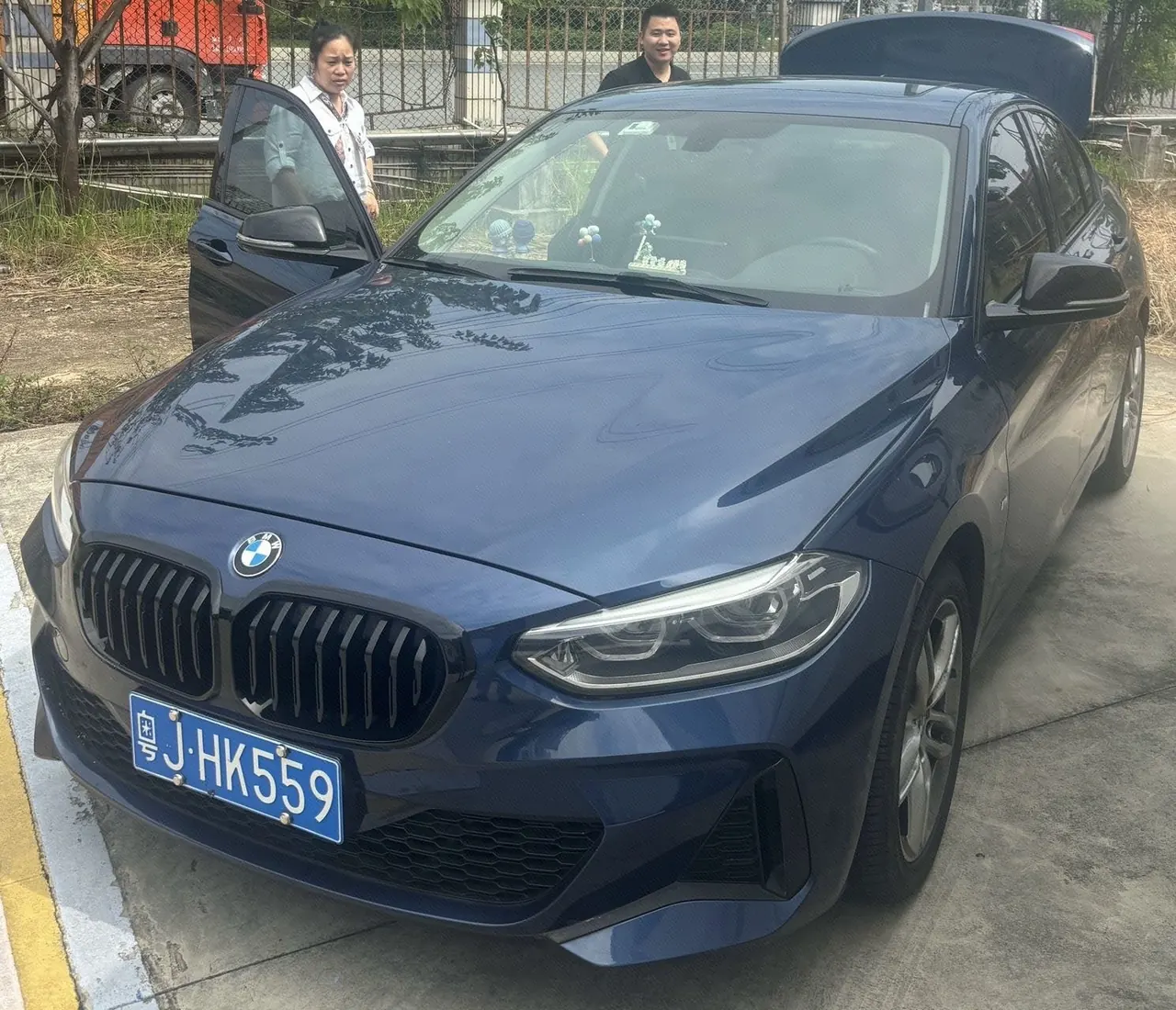 打开图片灯箱:BMW 1 Series 2021 120i 1.5T M Sport Night Edition (facelift) Automatic