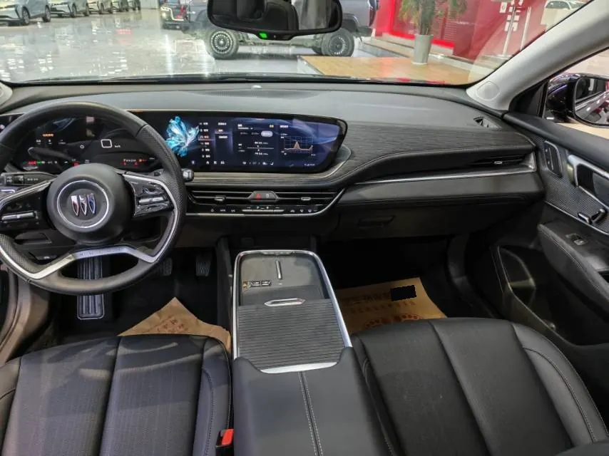 Buick 2025 LaCrosse 2.0T 28T Platinum Edition, automatic transmission 3
