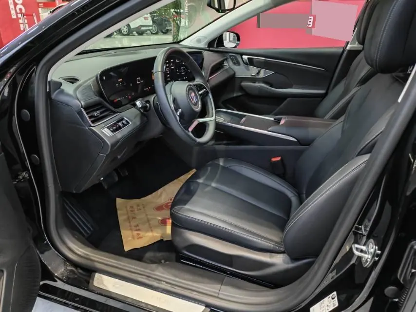 Buick 2025 LaCrosse 2.0T 28T Platinum Edition, automatic transmission 4
