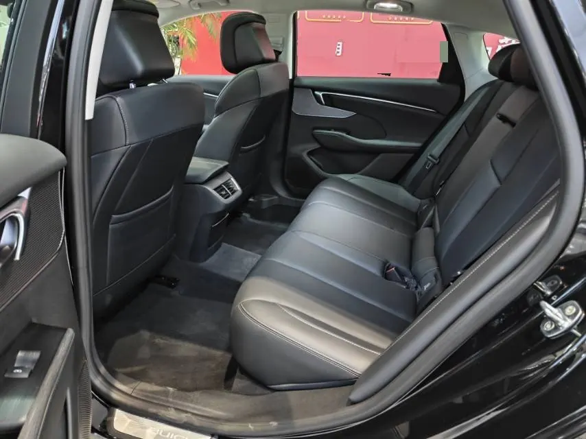 Buick 2025 LaCrosse 2.0T 28T Platinum Edition, automatic transmission 5