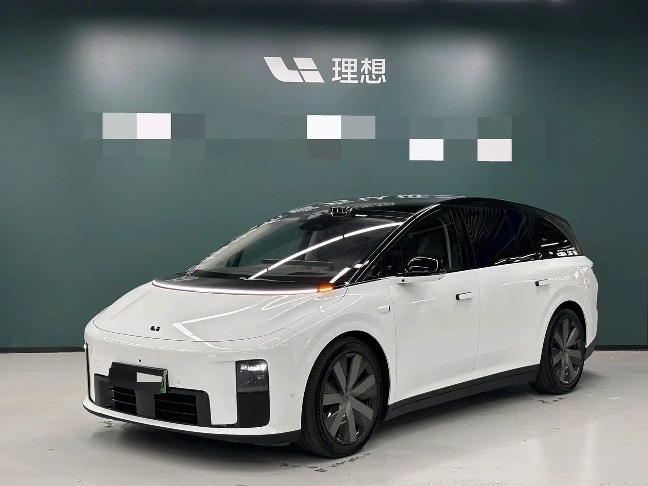 Открыть галерею: Li 2025 i8 Standard Edition Automatic Gear