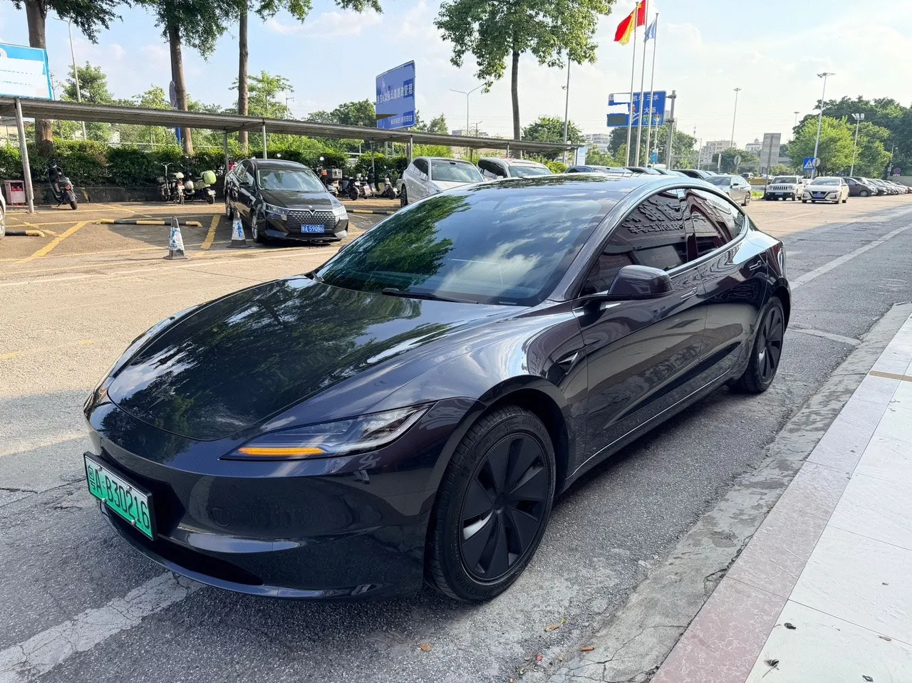 Открыть галерею: Tesla 2025 Model 3 Rear-Wheel-Drive Edition (facelift) Automatic Transmission