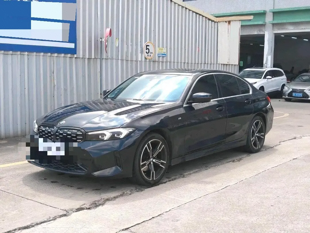 Открыть галерею: BMW 3 Series 2024 325i 2.0T M Sports Obsidian Night Suit Automatic Gear