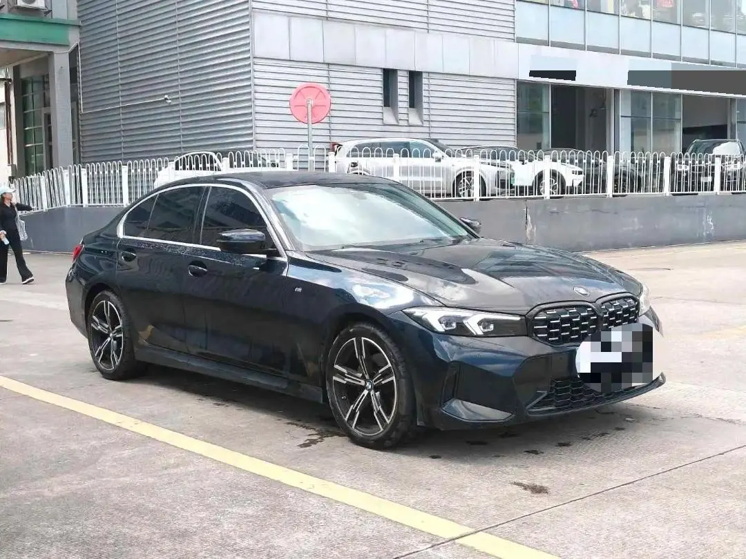 BMW 3 Series 2024 325i 2.0T M Sports Obsidian Night Suit Automatic Gear 3
