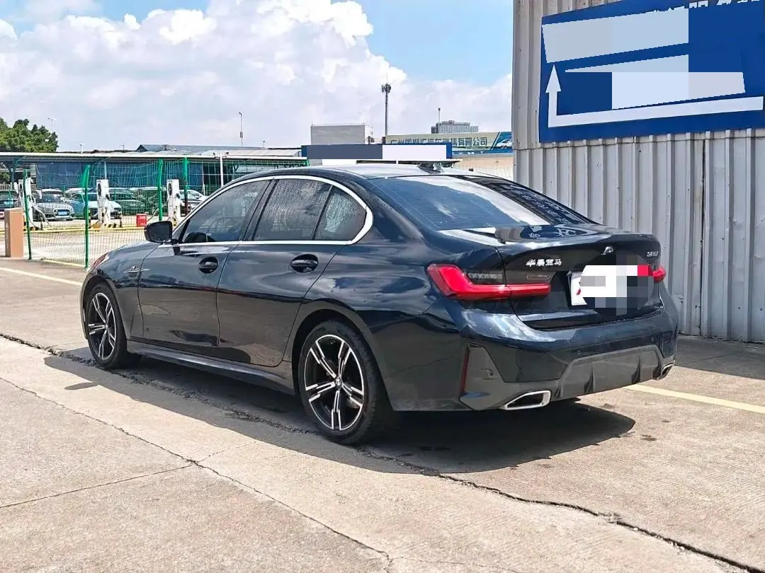BMW 3 Series 2024 325i 2.0T M Sports Obsidian Night Suit Automatic Gear 4