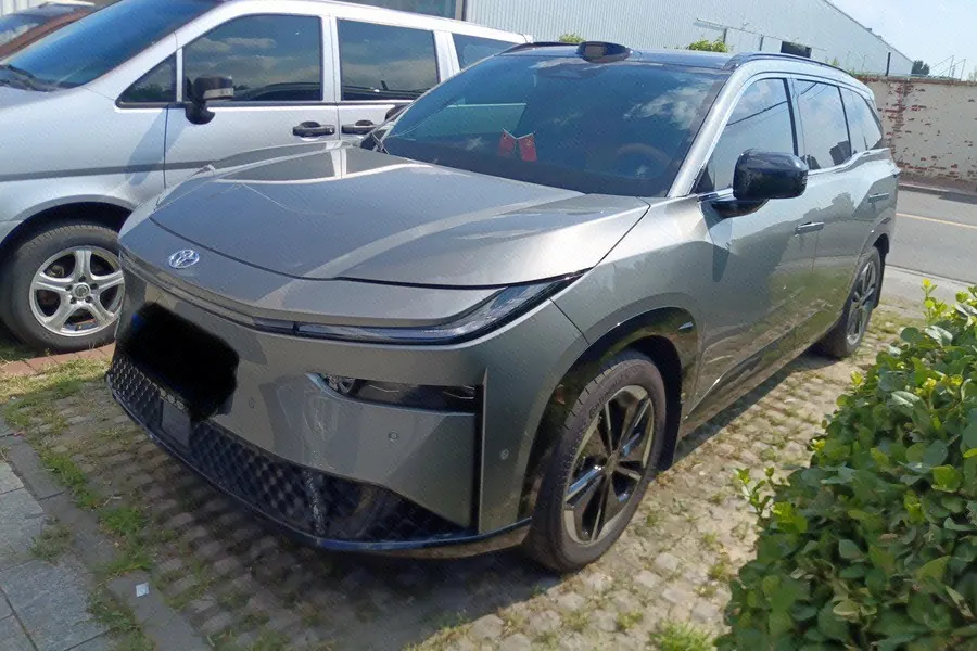 Toyota 2025 Platinum Intelligence 3X 520 Pro Advanced Intelligence Driving Edition Automatic Gear - View 1