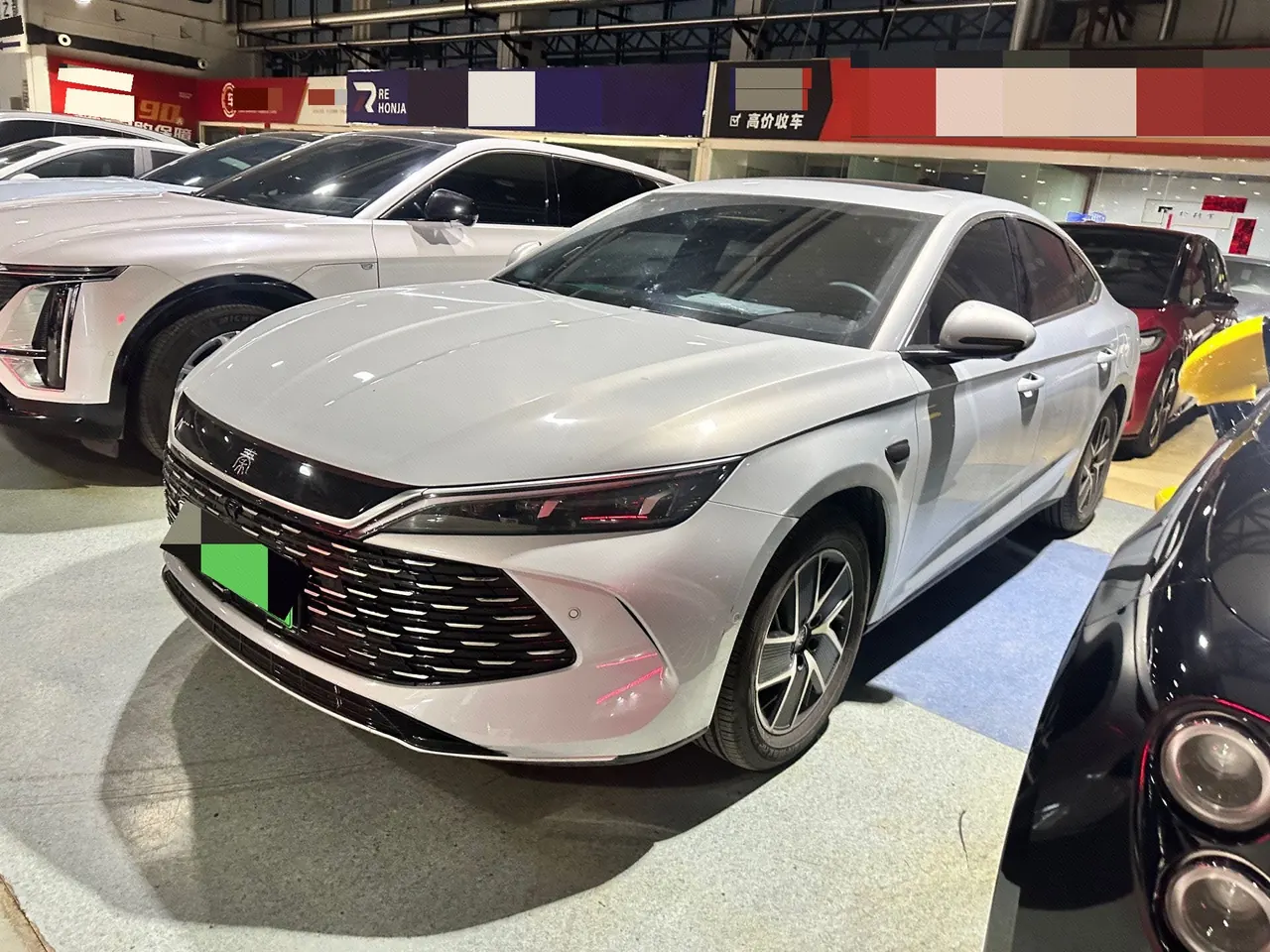 Открыть галерею: BYD 2025 Qin L DM-i 1.5 stepless smart driving version 120KM Exceed automatic gear