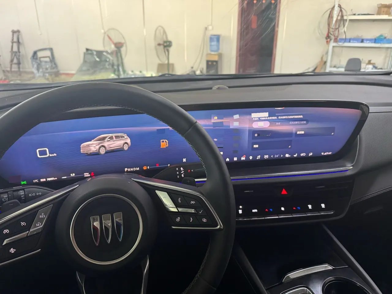 Buick 2025 Angkewei Plus 2.0T 28T 4-wheel drive platinum version automatic gear 7
