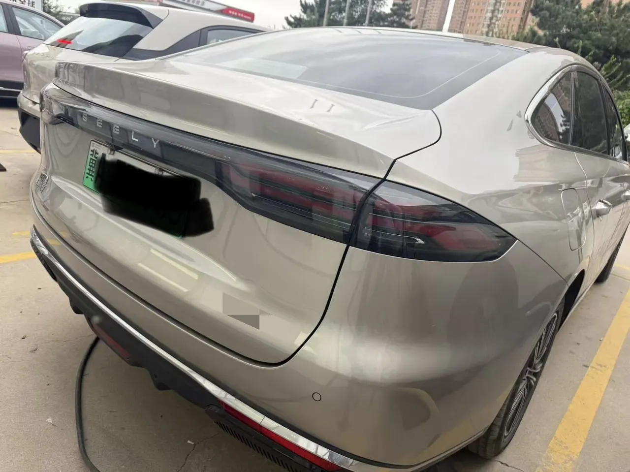 Geely Galaxy 2025 xingyao 6 EM-i 1.5 125km exploration version automatic gear 9