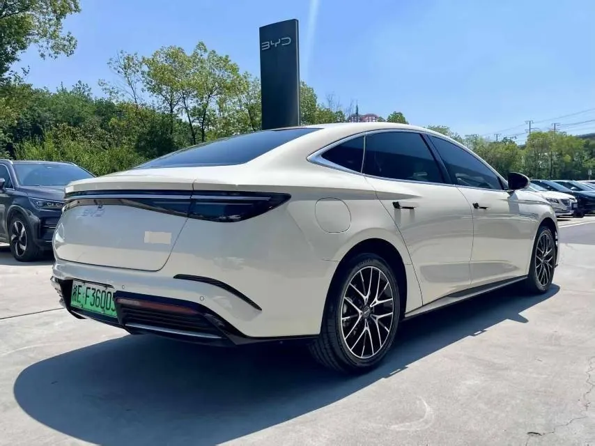 BYD 2025 seals 07 DM-i 1.5 stepless 125km noble automatic gear 8