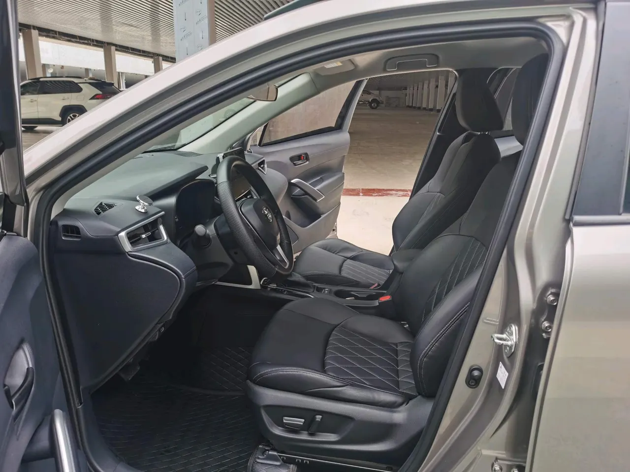 Toyota 2022 Front Landa 2.0 Stepless Elite Edition Automatic Gear 9