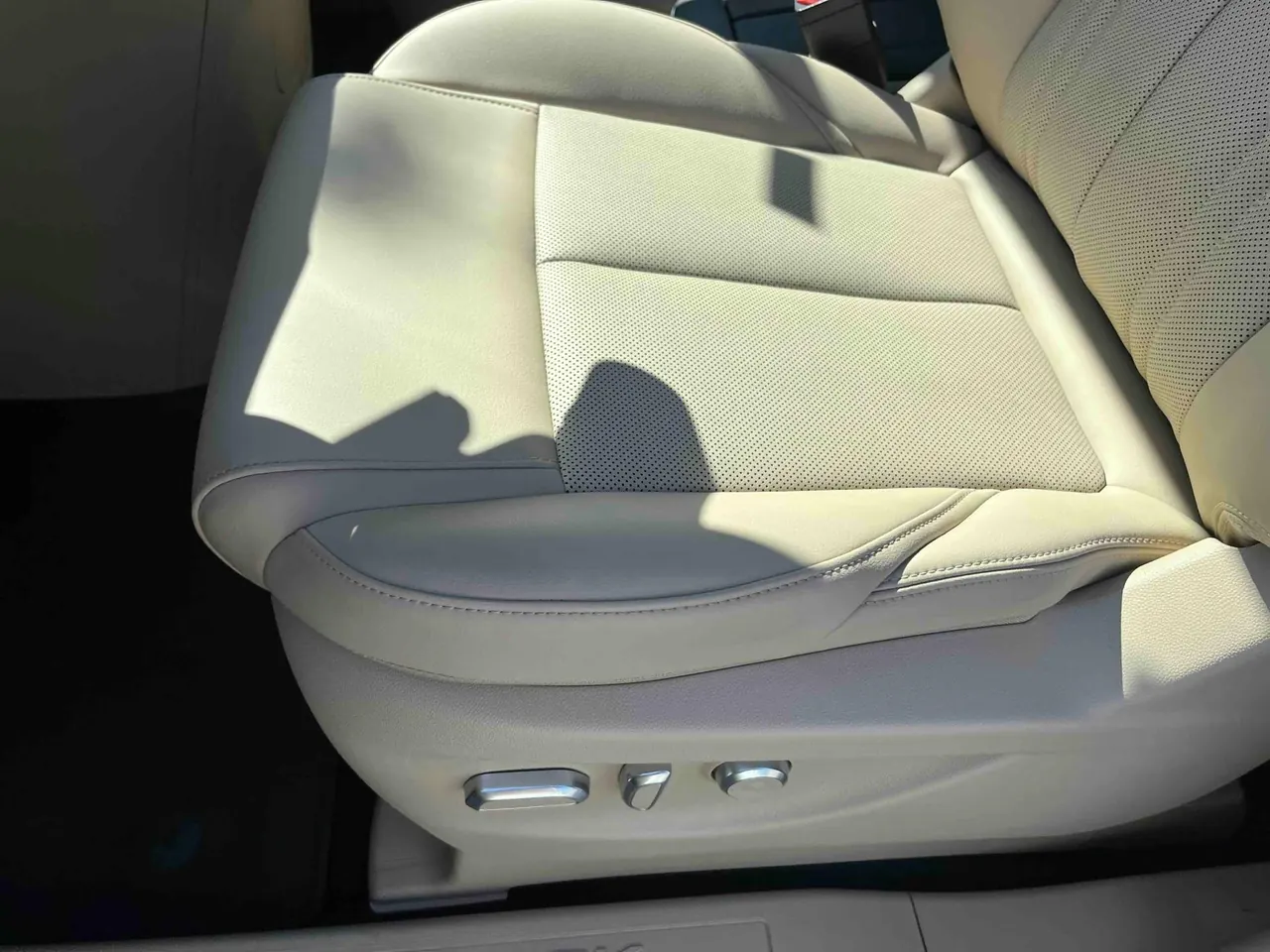 Buick 2025 GL8 Lu Shang 1.5T Premium Edition 7-seat Automatic Gear 8