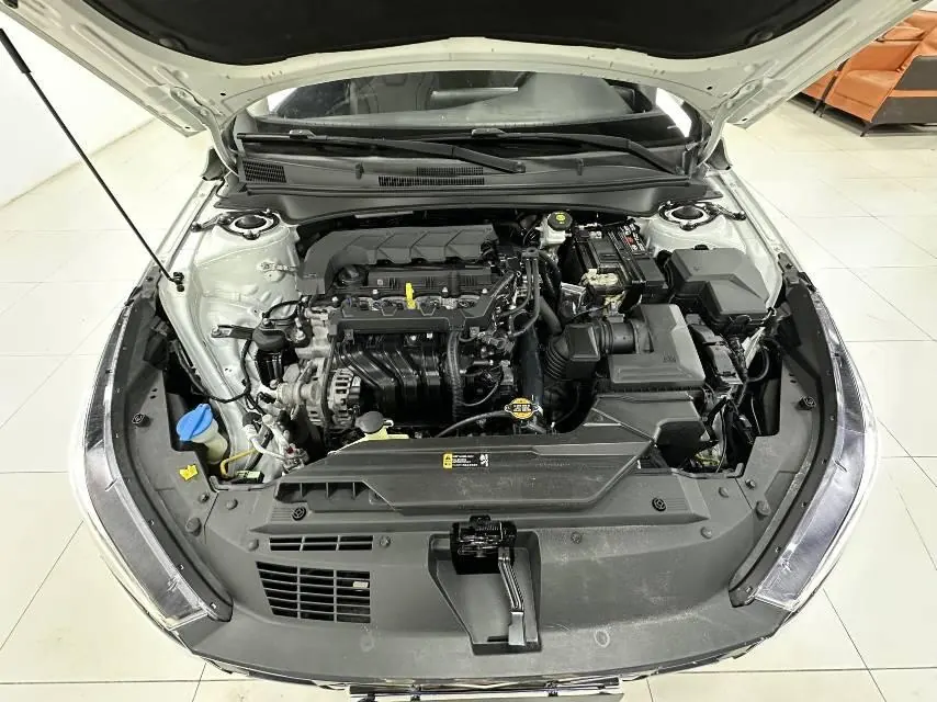Hyundai 2022 Elantra -3-compartment 1.5 stepless LUX premium automatic gear 15