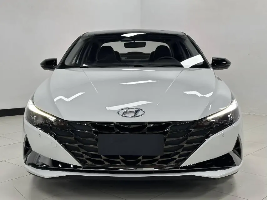 Hyundai 2022 Elantra -3-compartment 1.5 stepless LUX premium automatic gear 2