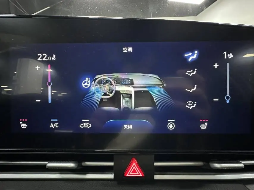 Hyundai 2022 Elantra -3-compartment 1.5 stepless LUX premium automatic gear 20