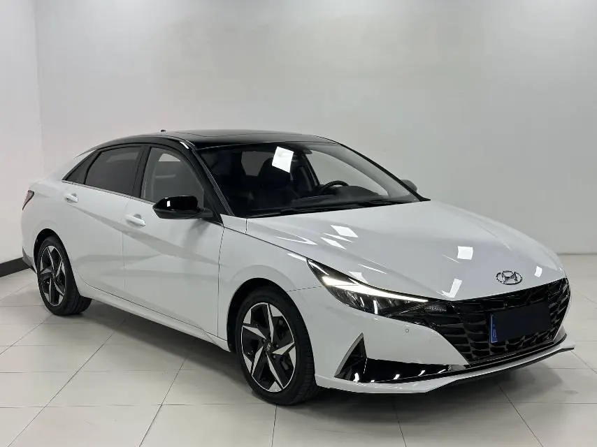 Hyundai 2022 Elantra -3-compartment 1.5 stepless LUX premium automatic gear 3