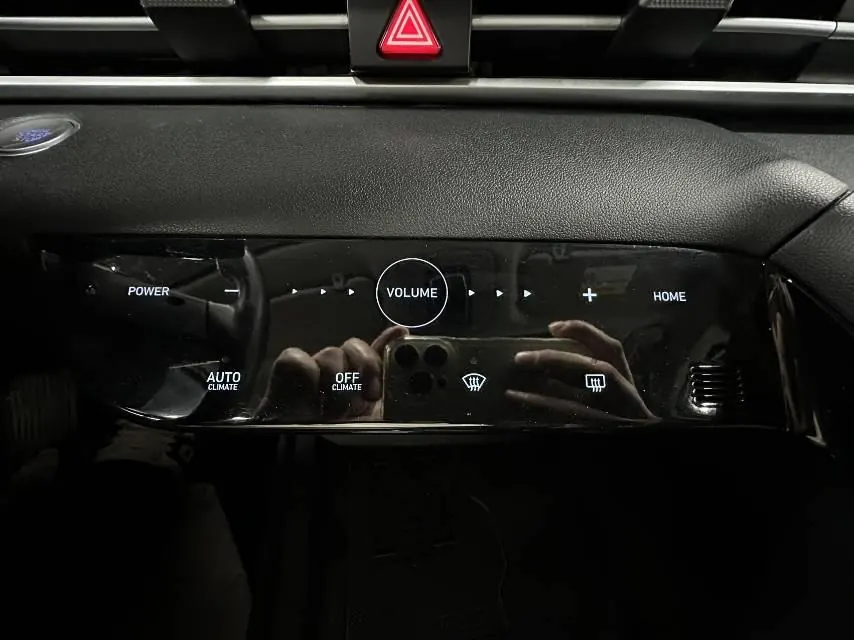 Hyundai 2022 Elantra -3-compartment 1.5 stepless LUX premium automatic gear 4