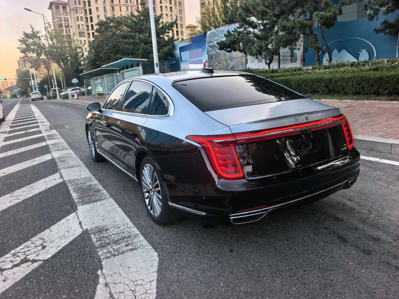 HongQi 2022 H9 48V 2.0T Zhilian Qi Chang Edition Automatic Gear 3