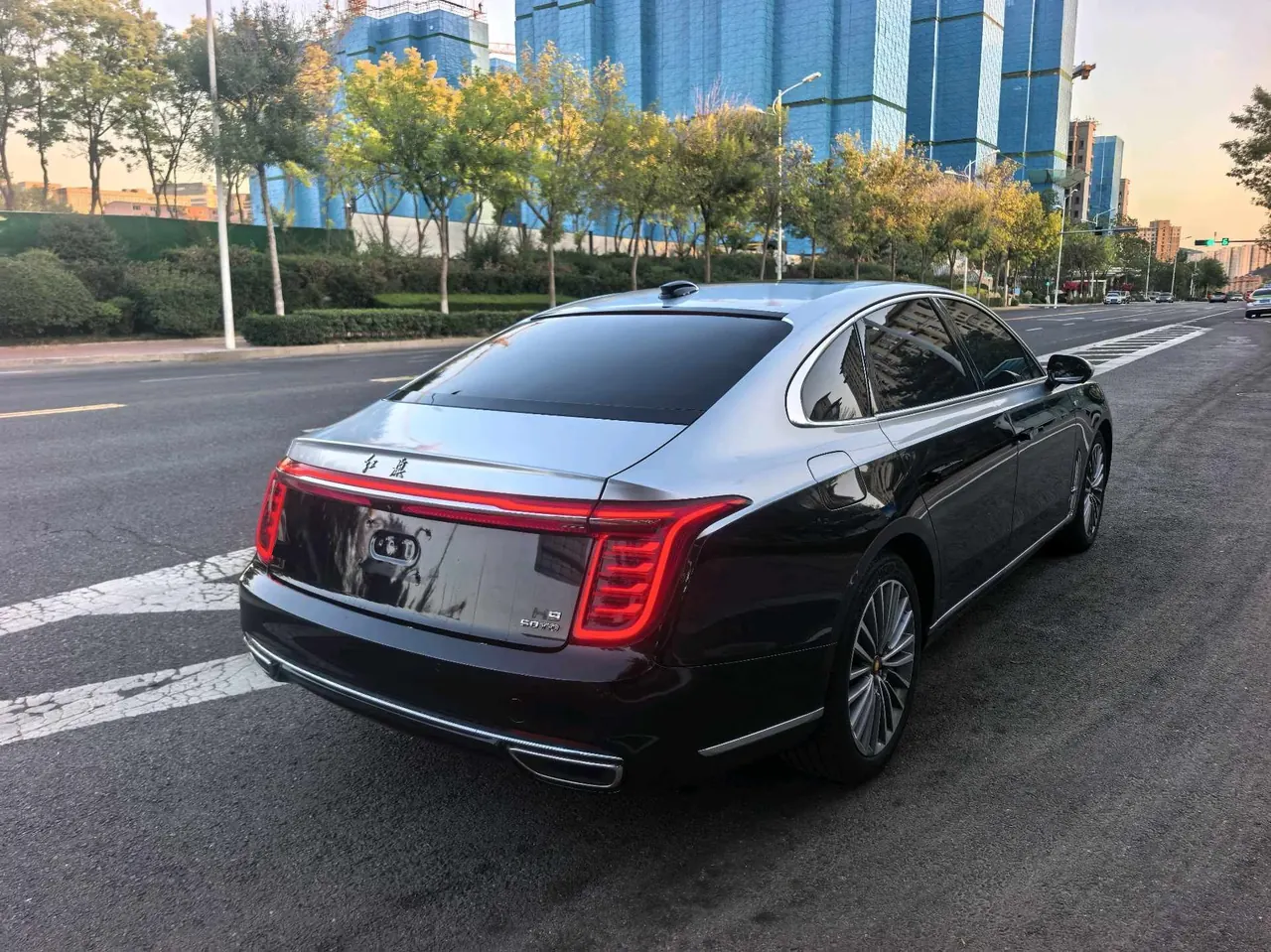 HongQi 2022 H9 48V 2.0T Zhilian Qi Chang Edition Automatic Gear 5