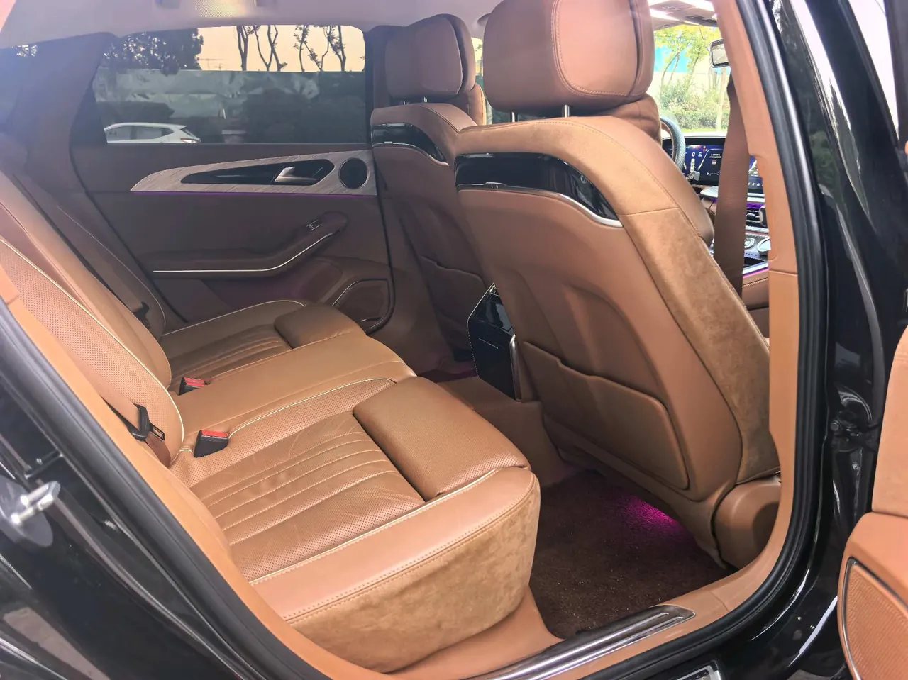 HongQi 2022 H9 48V 2.0T Zhilian Qi Chang Edition Automatic Gear 6