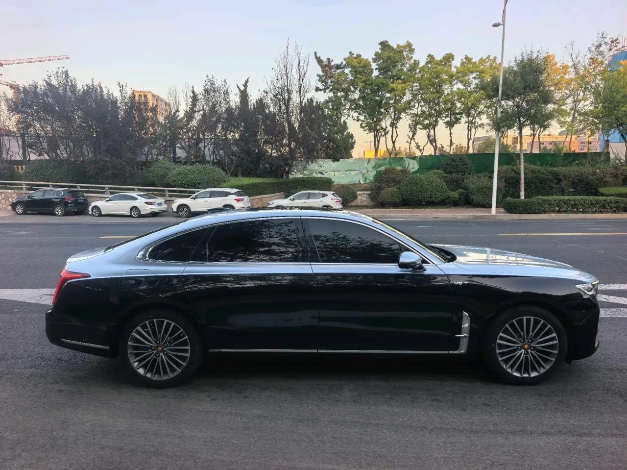 HongQi 2022 H9 48V 2.0T Zhilian Qi Chang Edition Automatic Gear 8