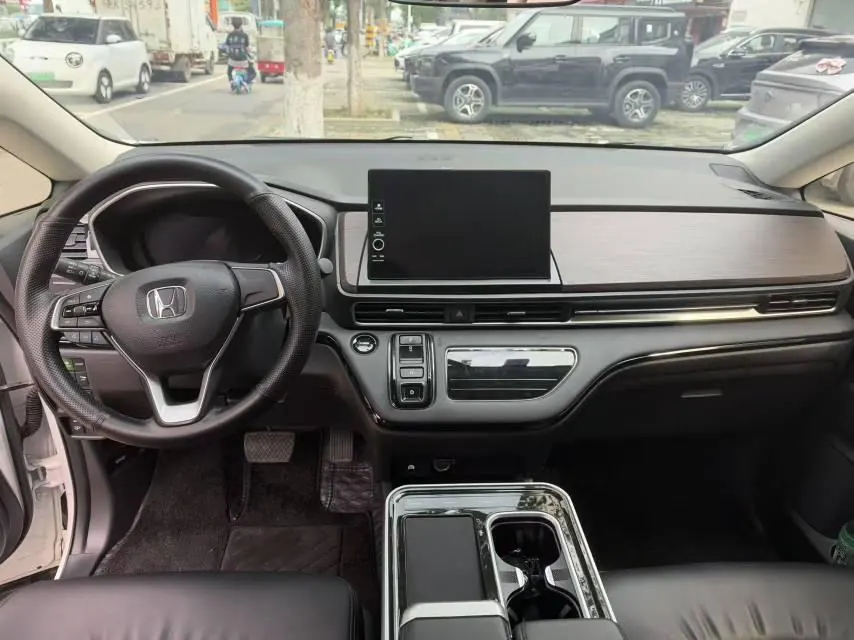Honda 2024 Odyssey Hybrid 2.0 Stepless Sharp and Pleasant Edition Automatic Gear 4
