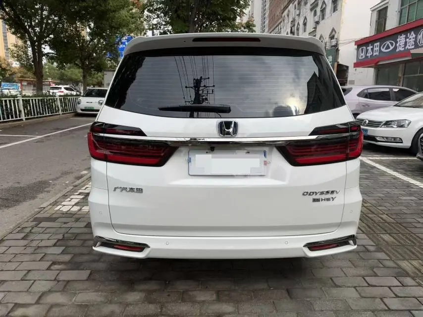 Honda 2024 Odyssey Hybrid 2.0 Stepless Sharp and Pleasant Edition Automatic Gear 8