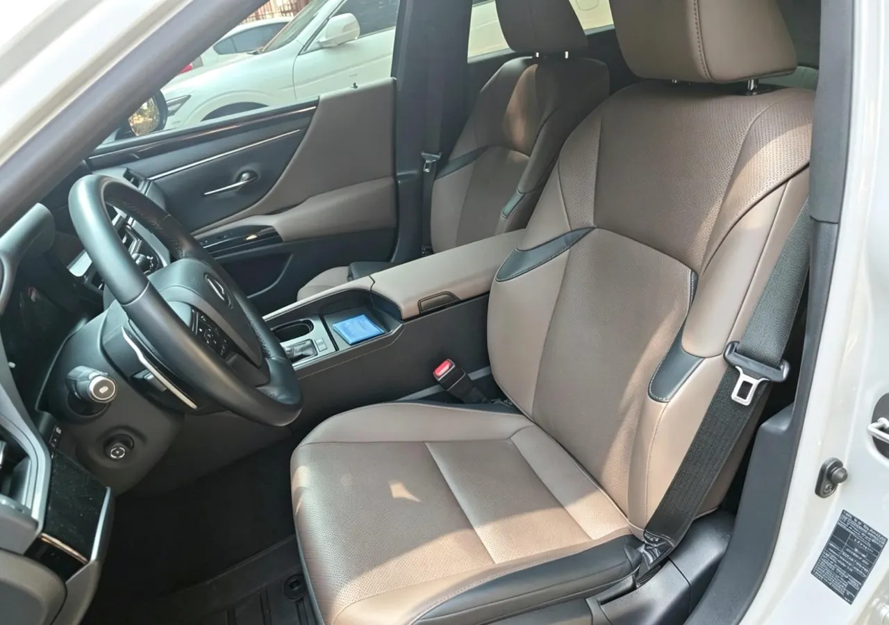 Lexus ES (Imported) 2024 ES200 2.0 Stepless Edition Automatic Gear 2