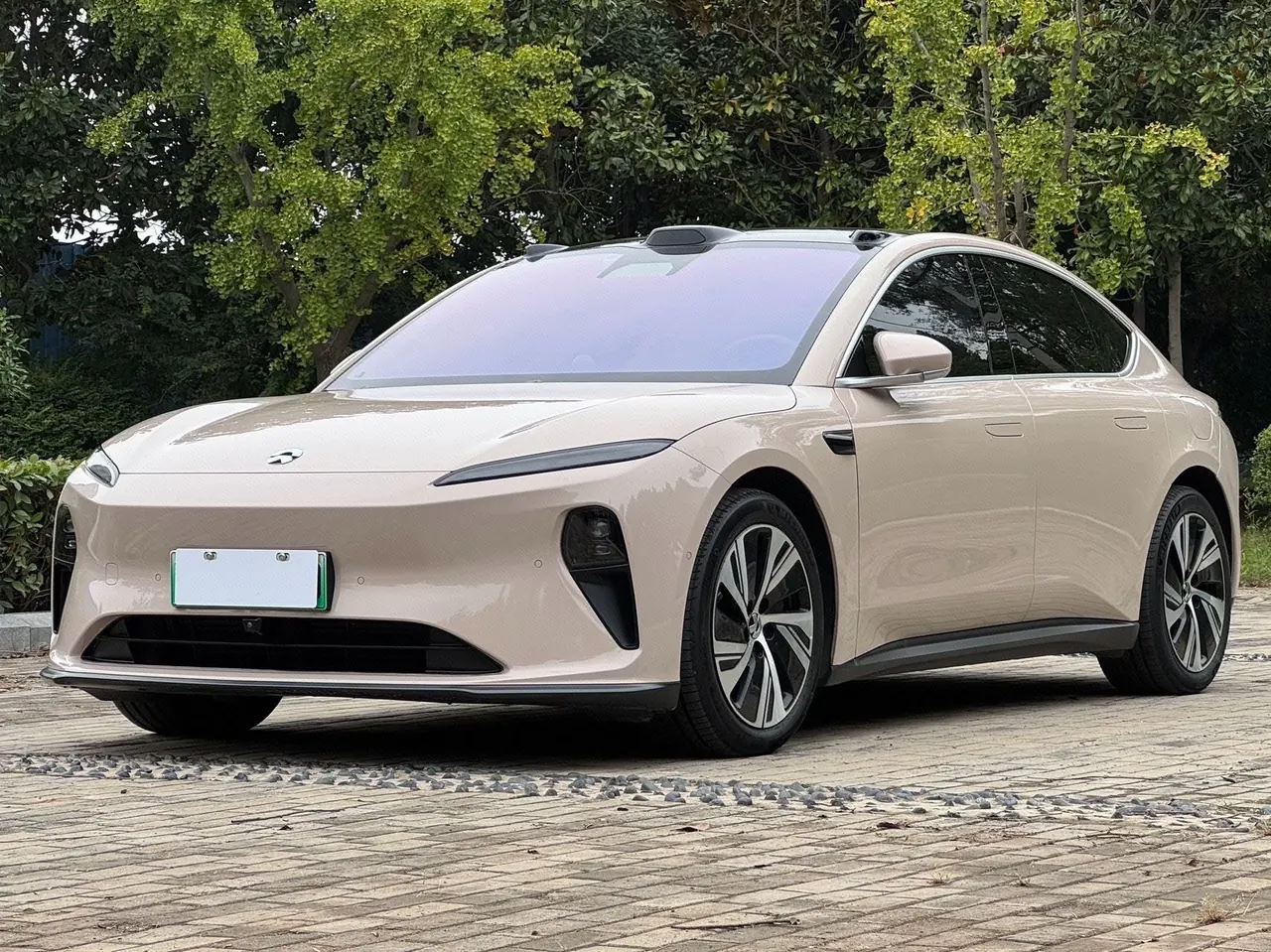 Open image lightbox: NIO 2024 ET5 75kWh automatic gear