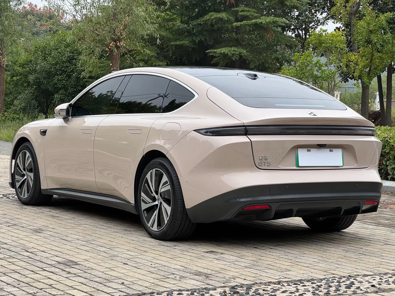 NIO 2024 ET5 75kWh automatic gear 4