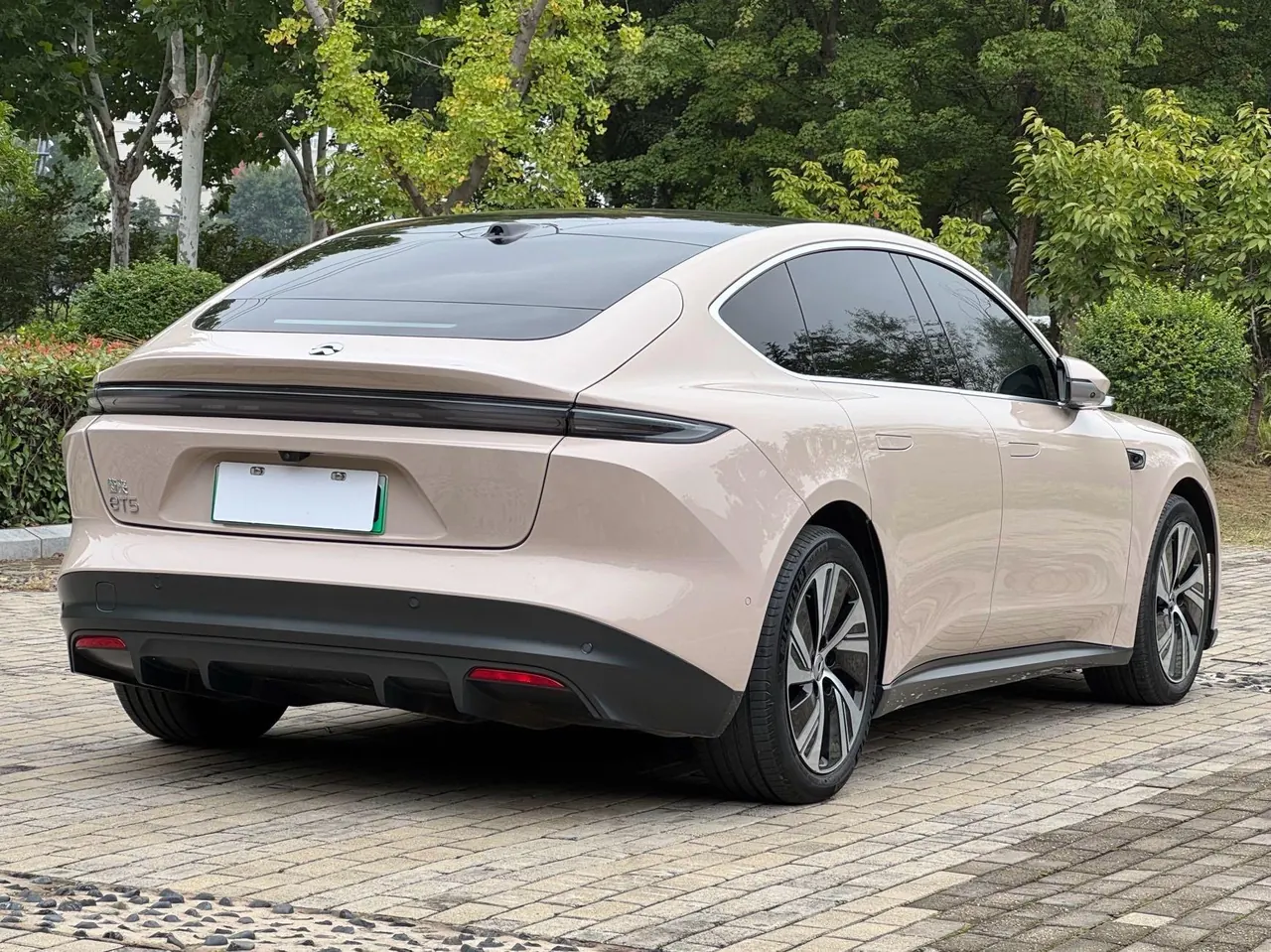 NIO 2024 ET5 75kWh automatic gear 6