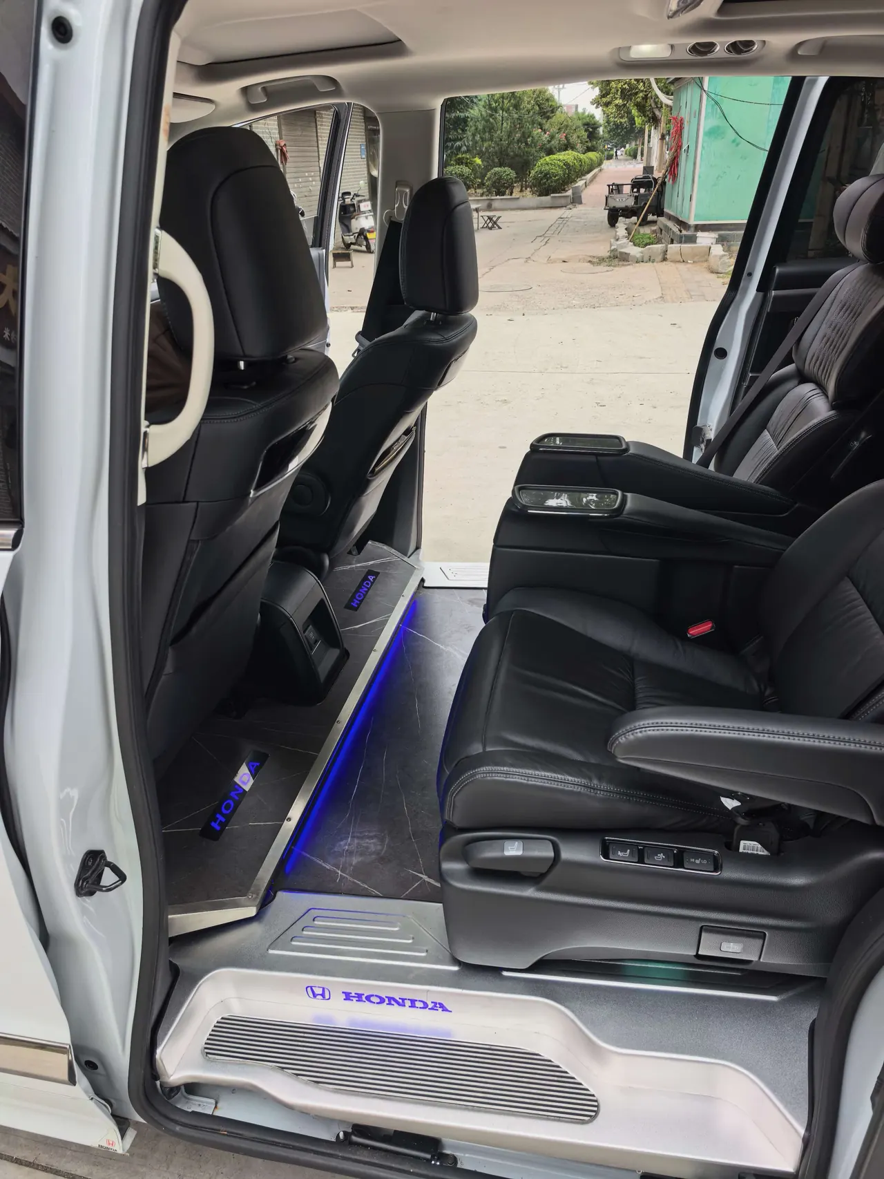 Honda 2024 Alishen e:HEV 2.0 Stepless Deluxe Automatic Gear 4