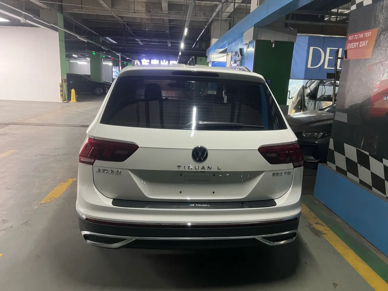 Volkswagen 2022 Tiguan L 2.0TSI 330TSI Two-Drive Smart Edition Automatic Gear 4