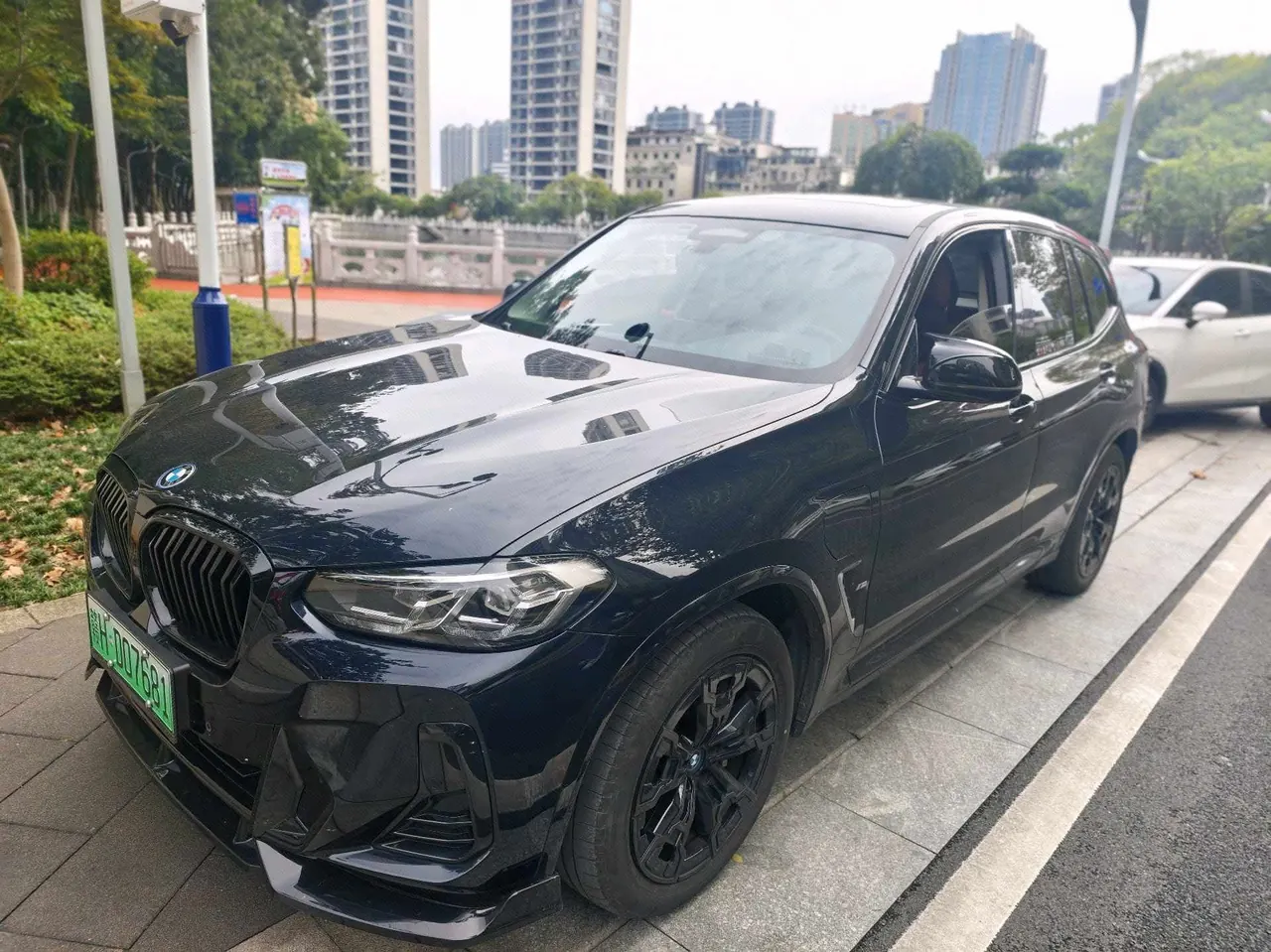 BMW 2024 iX3 leading automatic - View 1