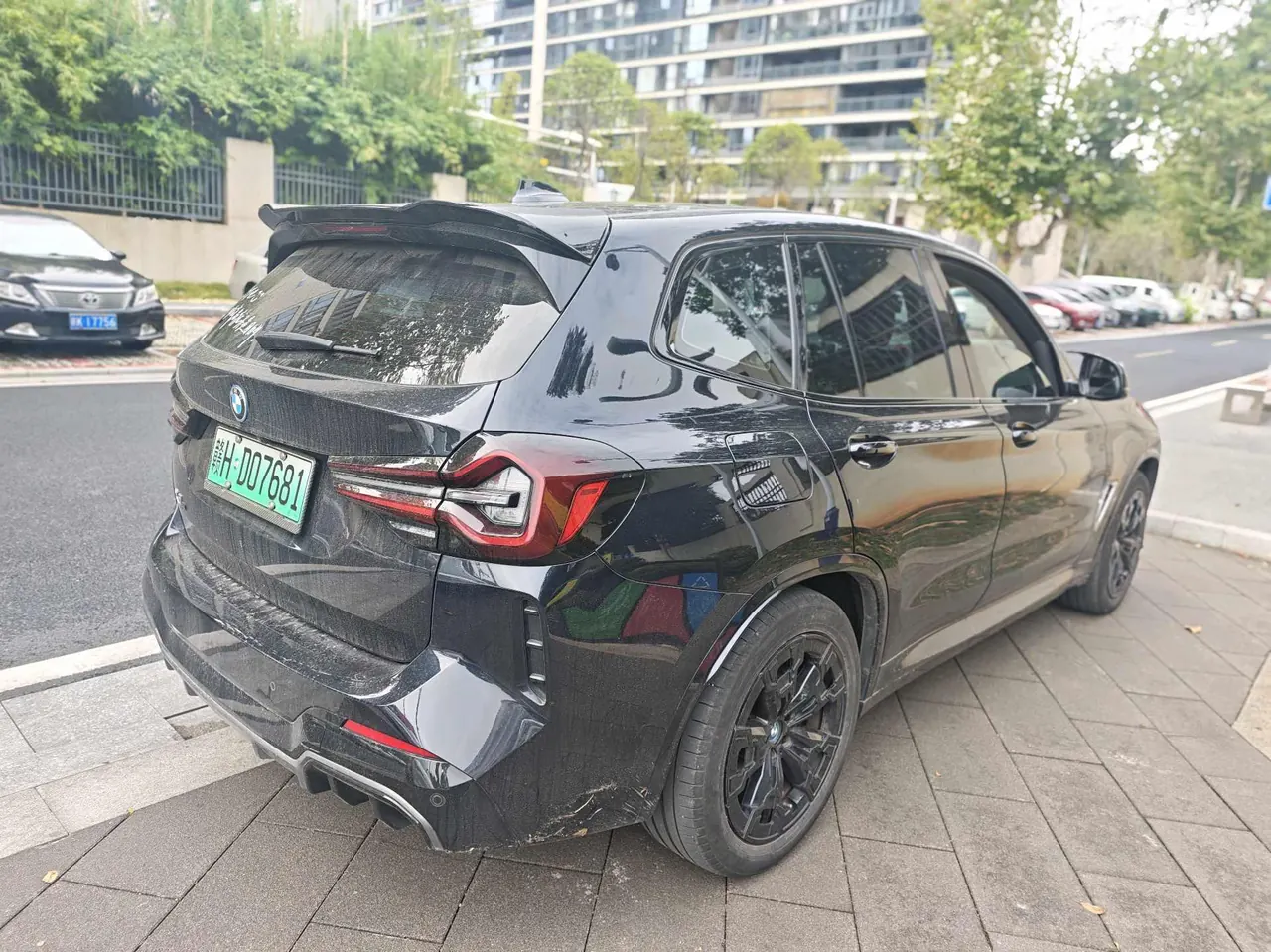 BMW 2024 iX3 leading automatic 5