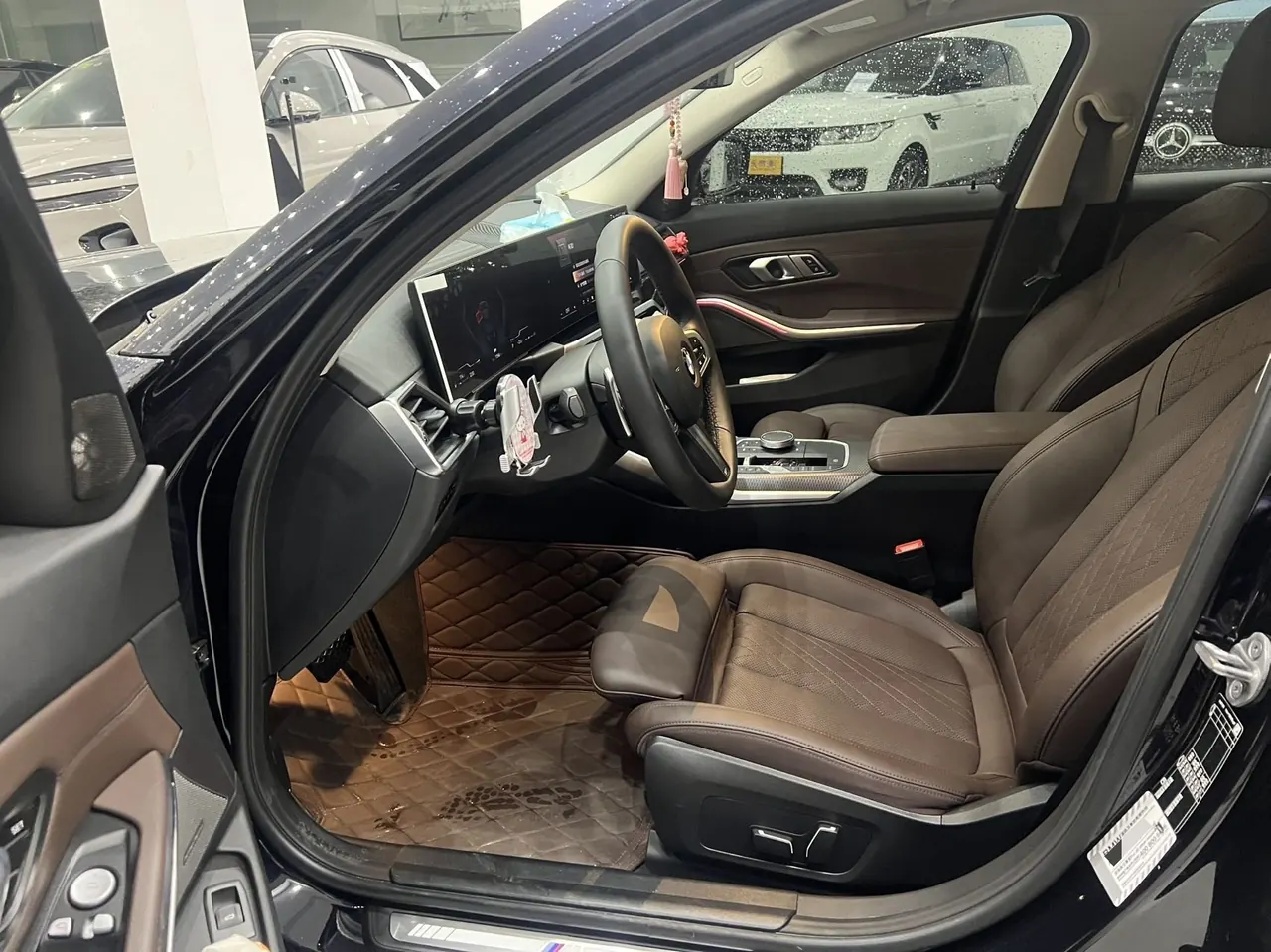 BMW 3 Series 2024 325Li 2.0T M Sports Obsidian Night Suit Automatic Gear 3