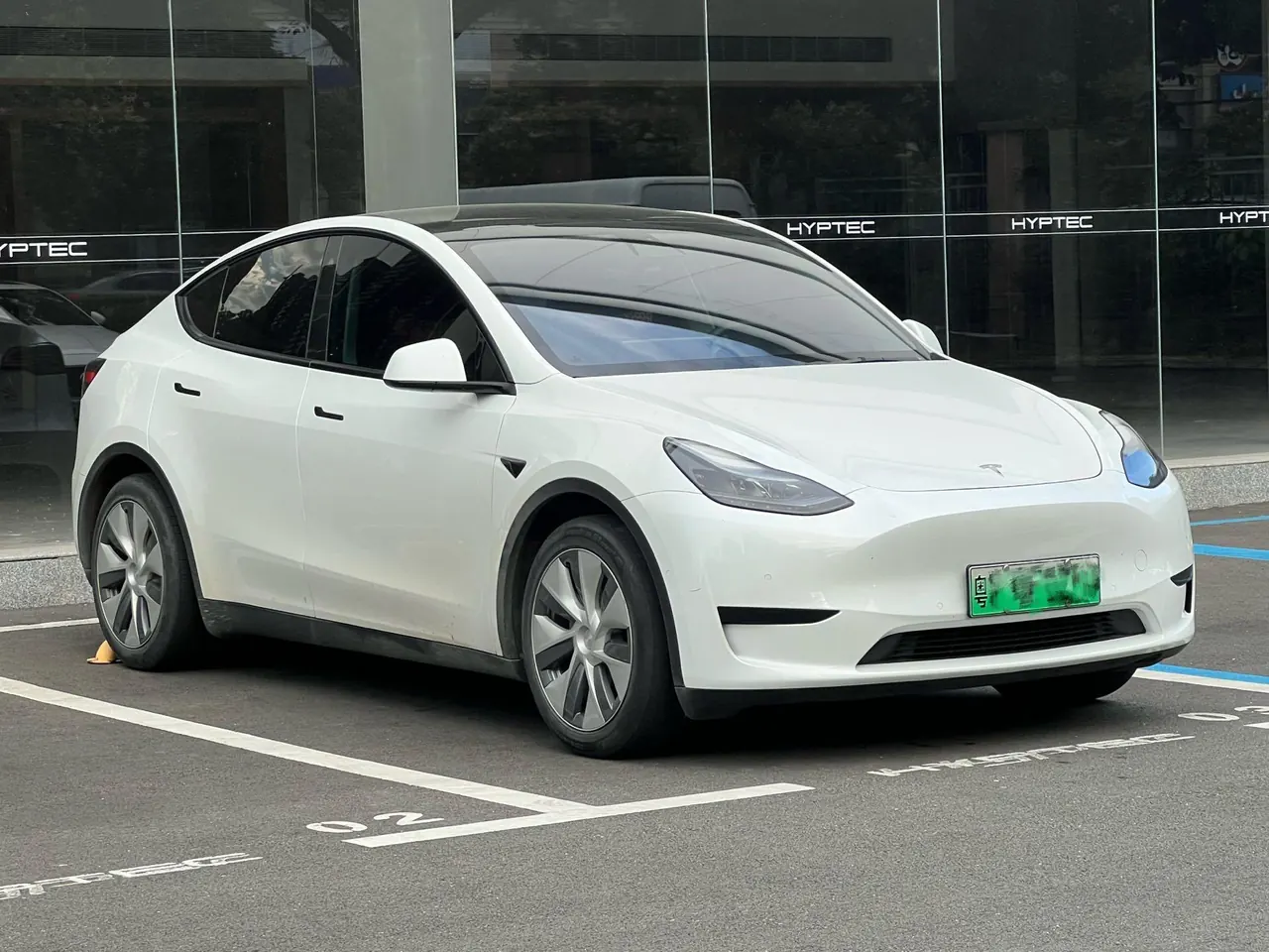 Tesla 2022 Model Y rear-wheel drive version (facelift) automatic gear 2